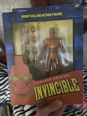 Robot figure Invincible Diamond Select like new