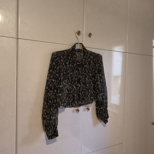 Zara cropped shirt with subtle floral pattern and chest gathers
