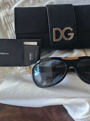 Dolce & Gabbana sunglasses new, black frame with gold details
