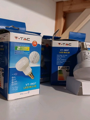 LED bulbs 5watt warm white E14 pack of 7 new