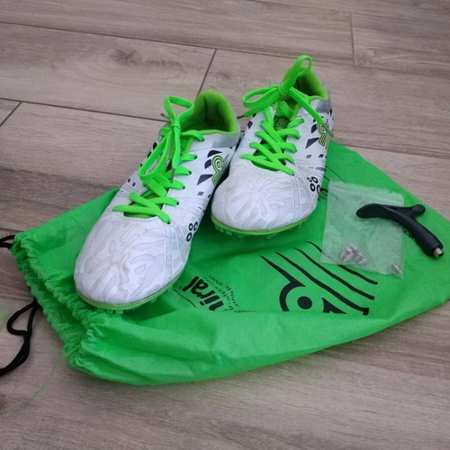 Admiral Track Shoes Size 43 White Like New with Spikes