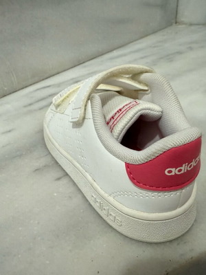 Adidas kids athletic shoes like new, size 24, white
