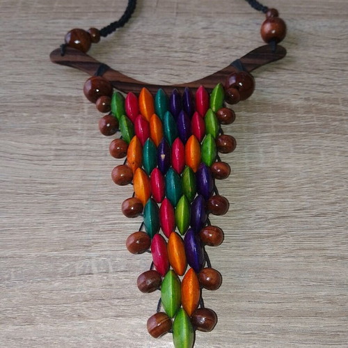 Wooden boho necklace multicolored new with adjustable length