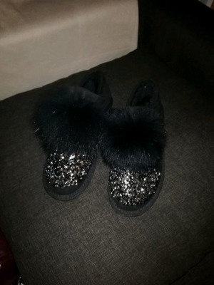 Women's winter moccasins new, size 37, black with fur
