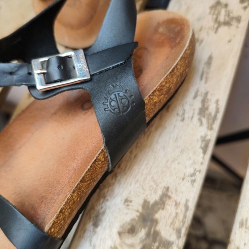 Yokono anatomical leather sandals size 38, like new, black