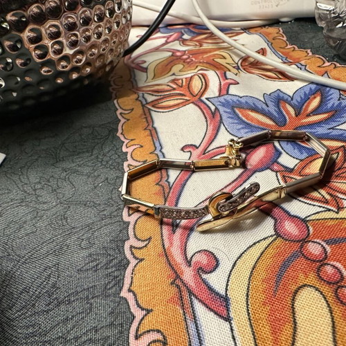 14k gold bracelet with real diamonds