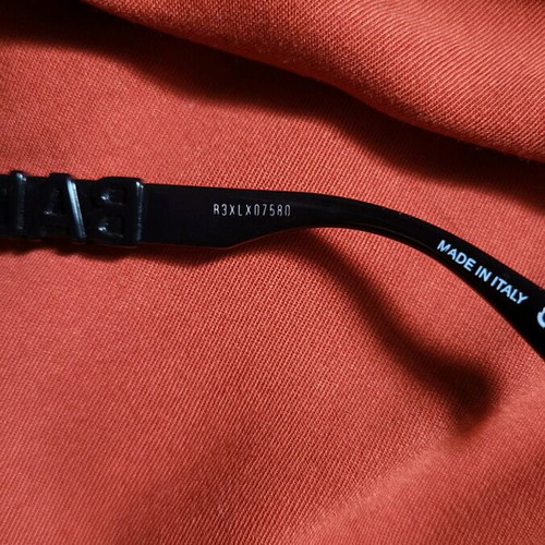 Balenciaga sunglasses BB0107S-004 like new, black
