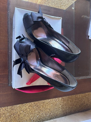 Paris Hilton high heel shoes size 39 used, black