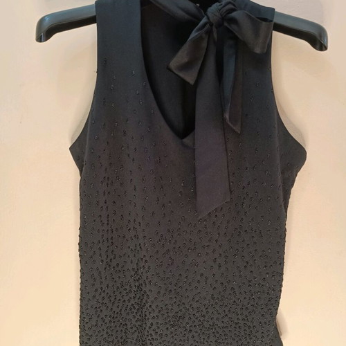 Black sleeveless top with strass and neck tie like new, size M