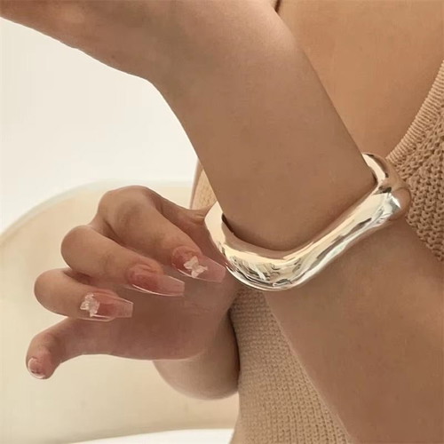 Vintage metal bracelet European style new, gold and silver