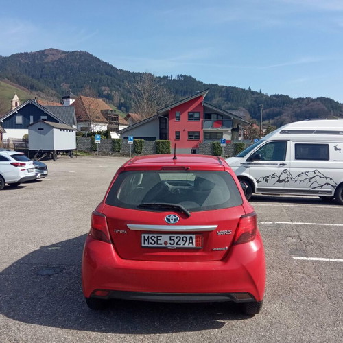 Toyota Yaris Hybrid 1.5 Automatic like new, red, 2016
