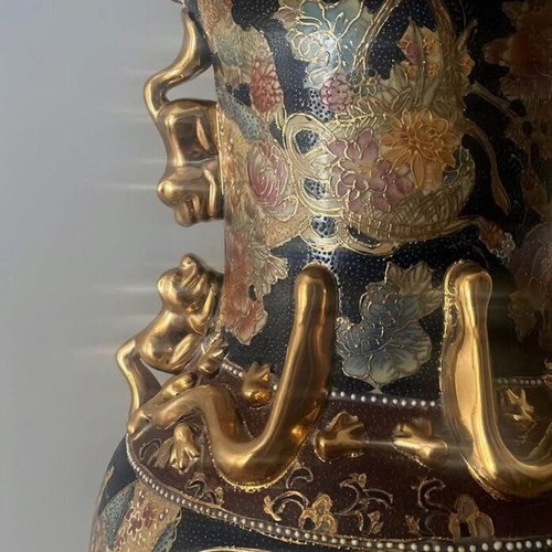 Satsuma floor vase like new with embossed gilded designs, 80cm