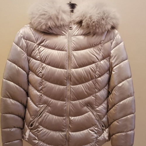 Puffer jacket medium size, like new, silver color