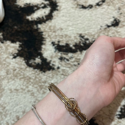 Unique gold-colored bracelet like new