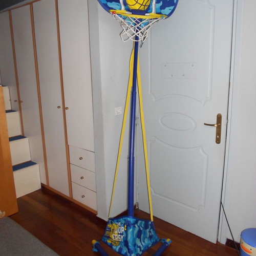 Tarmak children's basketball hoop like new, adjustable up to 1.80m, includes ball