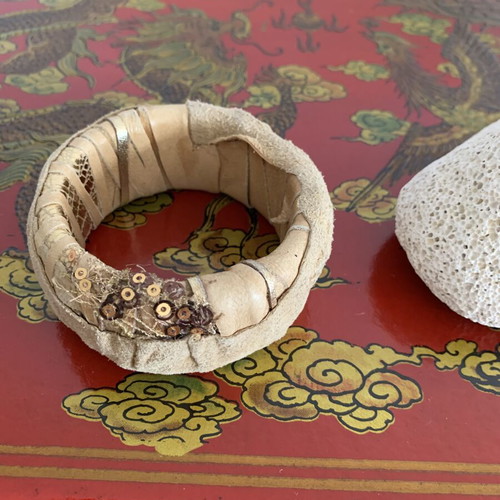 Handmade leather bracelet like new, beige by DYENS + FOTINAKI