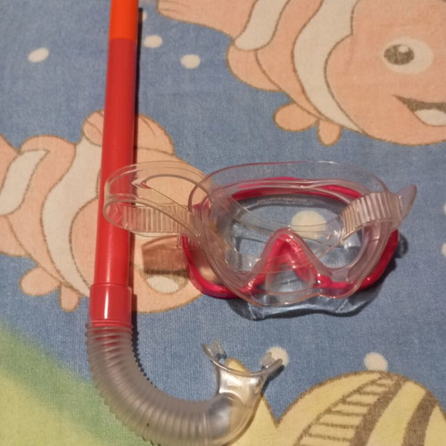 Snorkeling mask with snorkel for girl, pink, like new