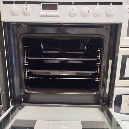 AEG 60 x 60 ceramic white stove