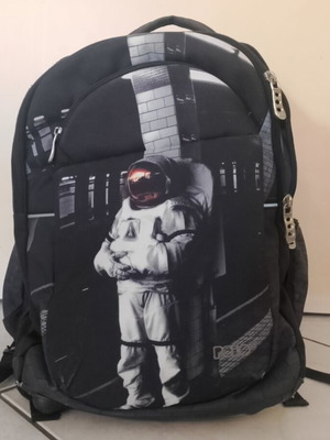 Polo school backpack like new with multiple compartments and zippers