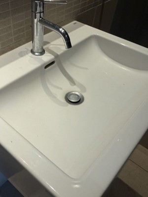 Bathroom sink used with faucet, large size