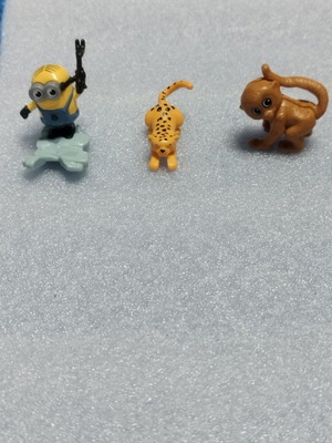Set of 3 toys like new