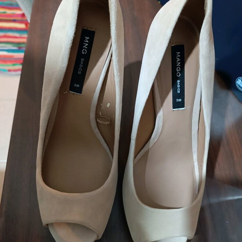 Tip Toe Mango beige suede pumps like new, size 38