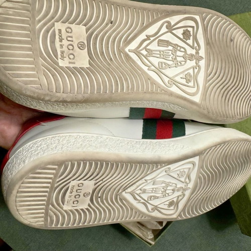 Gucci Ace white sneakers with red and green stripe, like new