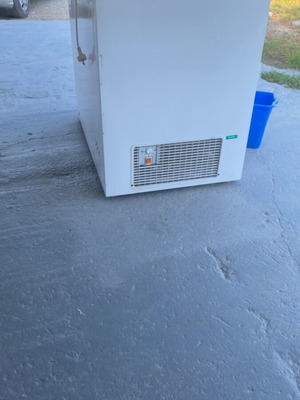 Freezer used in excellent condition, works properly