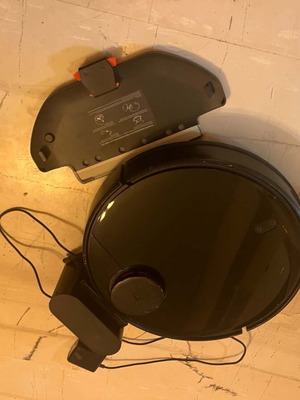 Xiaomi Mi Robot Vacuum and Mop