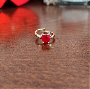Δαχτυλίδι με πέτρα κόκκινη σχήμα καρδιάς
