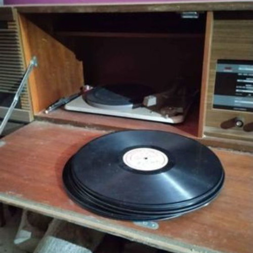 Korting turntable and radio cabinet used