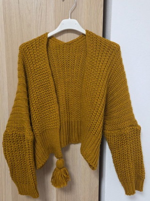 Knitted cardigan like new, mustard color, size M
