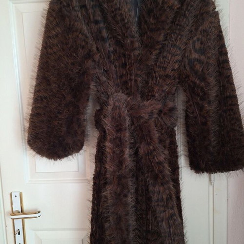 Synthetic fur brown new, one size