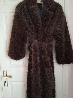 Synthetic fur brown new, one size