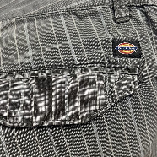 Dickies Men Shorts Like New, Size S, Gray