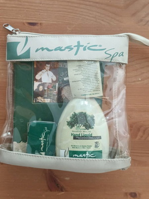 Mastic Spa τσαντάκι με υγρό κρεμοσάπουνο και σαπούνι καινούργιο