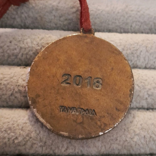 Tanagra vintage keychain used, 4cm diameter