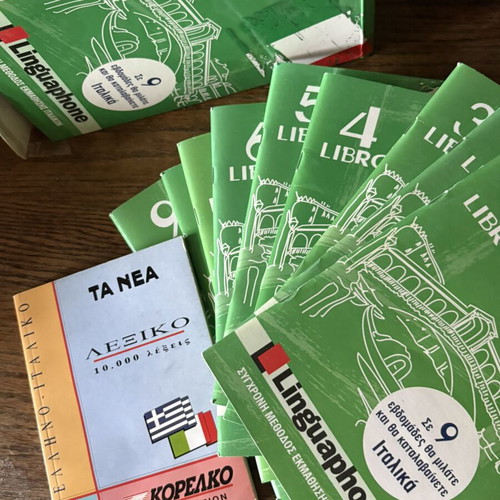 Linguaphone Italian Learning Pack like new, 9 volumes with Greek-Italian dictionary