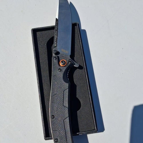 Folding knife new and very nice