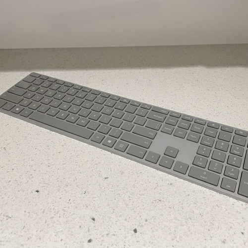 Microsoft Surface Bluetooth Keyboard German layout, like new, wireless