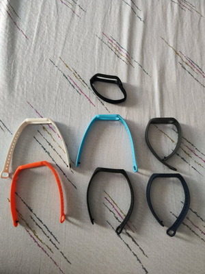 Комплект от 7 неизползвани каишки за Xiaomi Band 6 в различни цветове