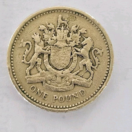 English One Pound 1983 like new with inverted engraving