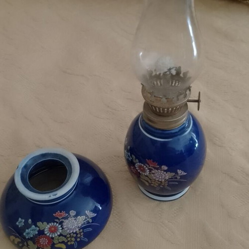 Miniature vintage Japanese porcelain oil lamp like new