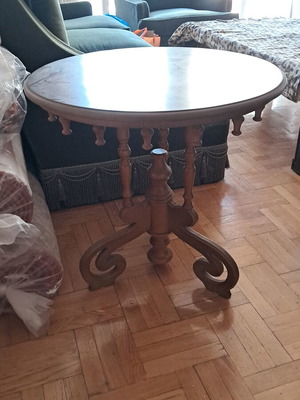 Round table