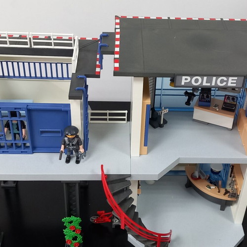 Playmobil 5182 Police Station set like new