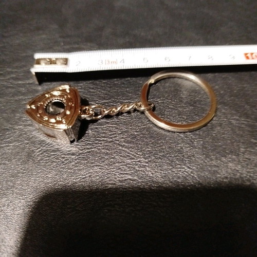 Metal car keychain new with Mazda Wankel rotary engine design