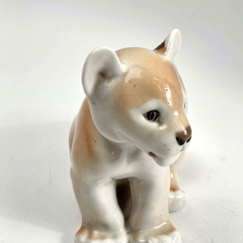 Lomonosov porcelain lion cub figure like new