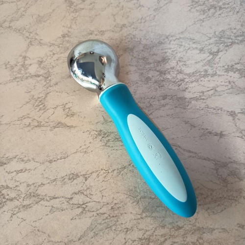 Tupperware Ice Cream Scoop new