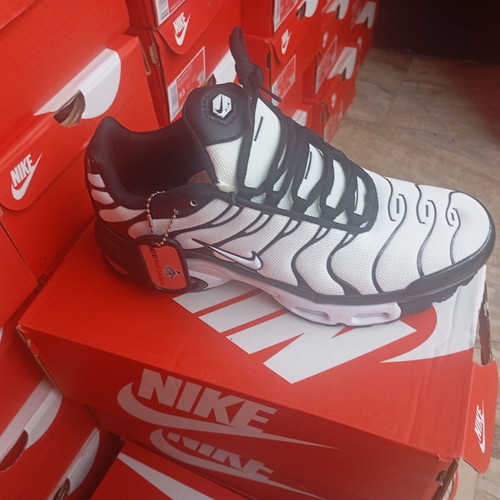 Nike Tn sneakers new, white and pink, athletic style