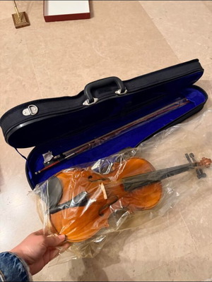 Yamaha 1/2 Size Violin New With Case